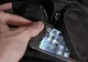 Un tânăr a fost prins de polițiști după ce a furat un telefon mobil