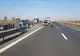 Autostrada A1 blocată de un șofer de tir neatent care a intrat în parapetul median