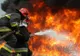 Incendiu în Gura Râului. Au ars acoperișul unei case și două anexe gospodărești