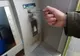 Patru minori, prinși în flagrant în timp ce încercau să folosească un card bancar găsit pe stradă