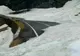 Deszăpezire pe Transfăgărășan. Stratul de zăpadă depășește 5 metri