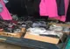 Femeie din Veștem, amendată cu 1.500 de lei pentru comerț ambulant ilegal. Aproximativ 200 de articole vestimentare, confiscate