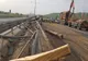 VIDEO | Circulație îngreunată pe A1, centura Sibiului. Lemne căzute pe carosabil, dintr-un autocamion