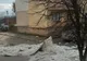 Vântul puternic a smuls termoizolația de pe un bloc din Sibiu