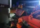 O mașină a luat foc după ce a lovit un cap de pod! Șoferul s-a autoevacuat la timp