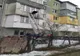 O femeie a căzut de la etajul al treilea al unui bloc şi a fost salvată de sârmele de rufe ale vecinilor