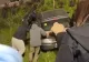 Un șofer a intrat cu mașina într-un parc din Sibiu și a rămas blocat pe o denivelare / VIDEO